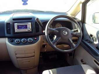 2004 Nissan Serena Pictures