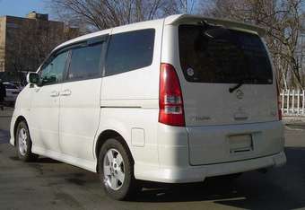 2004 Nissan Serena Photos