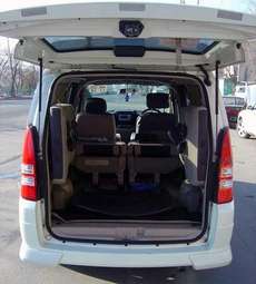 2004 Nissan Serena Pics