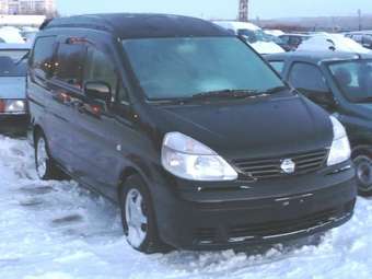 2004 Nissan Serena Images