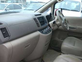 2004 Nissan Serena For Sale