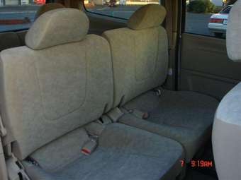 2004 Nissan Serena Pictures