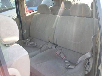 2004 Nissan Serena Photos