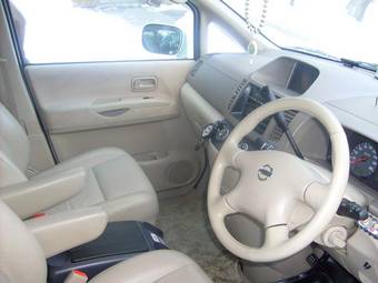 2004 Nissan Serena Photos