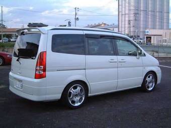 2004 Nissan Serena Photos