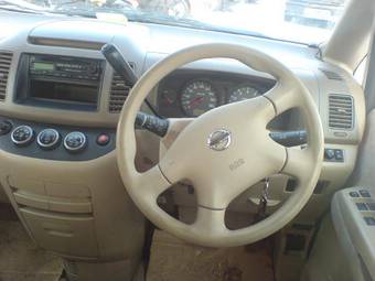 2004 Nissan Serena Pictures