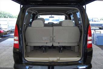 2004 Nissan Serena Pics