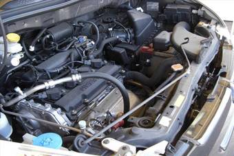 2004 Nissan Serena Pictures