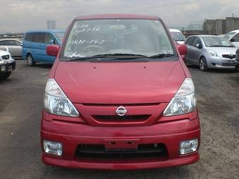 2004 Nissan Serena Photos