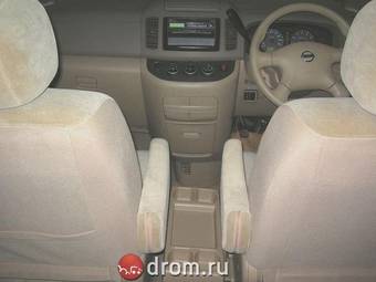 2004 Nissan Serena Pictures