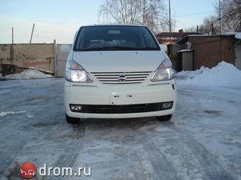 2004 Nissan Serena Pictures