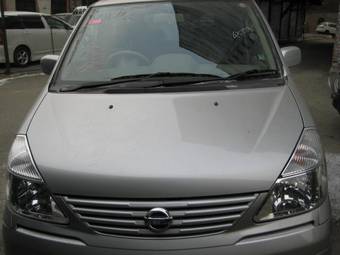 2004 Nissan Serena Pictures