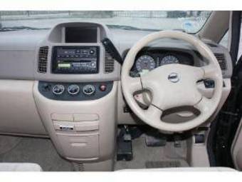 2004 Nissan Serena Photos