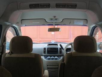 2004 Nissan Serena Pictures