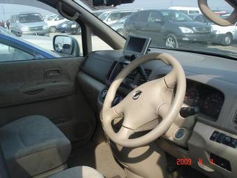 2004 Nissan Serena Pictures