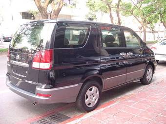 2004 Nissan Serena Photos