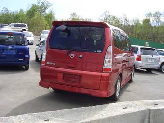 2004 Nissan Serena Pictures