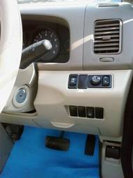 2004 Nissan Serena Pics