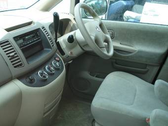 2004 Nissan Serena For Sale