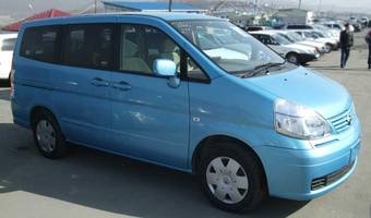 2004 Nissan Serena Photos