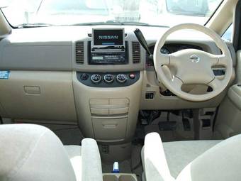 2004 Nissan Serena Photos