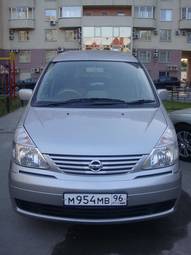 2004 Nissan Serena Photos