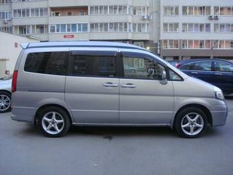 2004 Nissan Serena Pictures