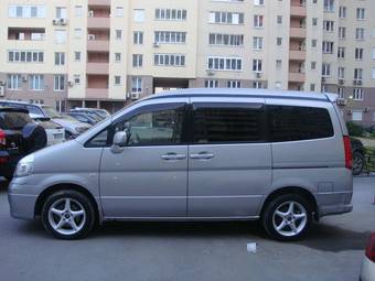 2004 Nissan Serena Photos