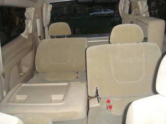 2004 Nissan Serena Pics