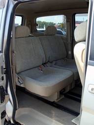 2004 Nissan Serena Pictures