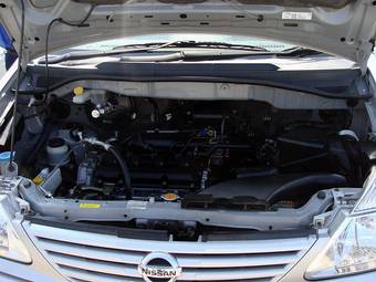 2004 Nissan Serena Pics