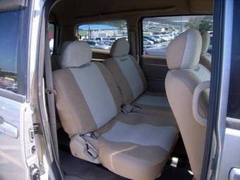 2004 Nissan Serena Pictures