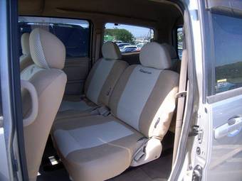 2004 Nissan Serena Pictures