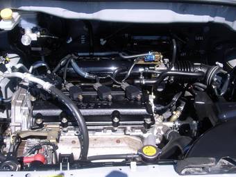 2004 Nissan Serena Photos