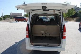 2004 Nissan Serena For Sale