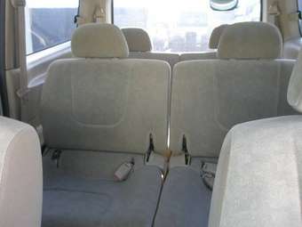 2005 Nissan Serena Photos