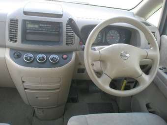 2005 Nissan Serena Photos