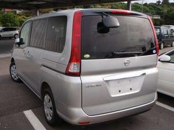 2005 Nissan Serena Pics