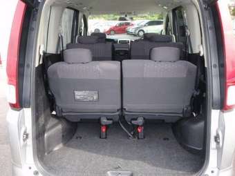 2005 Nissan Serena Pictures