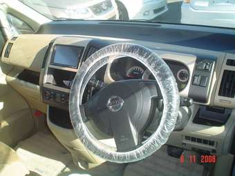 2005 Nissan Serena Pictures