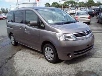 2005 Nissan Serena Pics