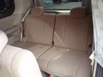 2005 Nissan Serena Photos