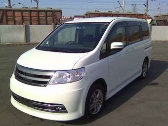 2005 Nissan Serena Pics