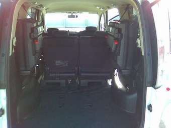 2005 Nissan Serena Pictures