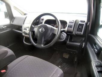 2005 Nissan Serena Images