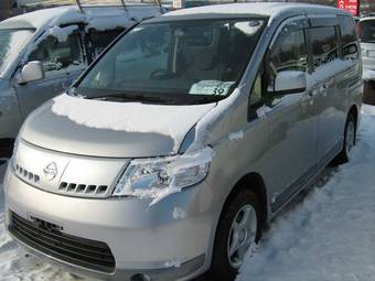 2005 Nissan Serena Pictures