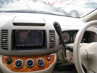 2005 Nissan Serena Pictures