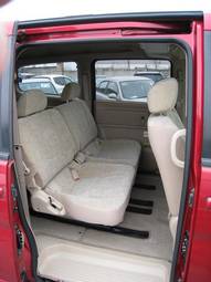 2005 Nissan Serena Photos