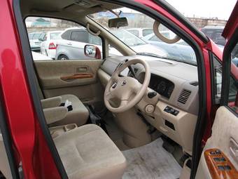 2005 Nissan Serena Photos