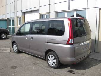 2005 Nissan Serena Photos